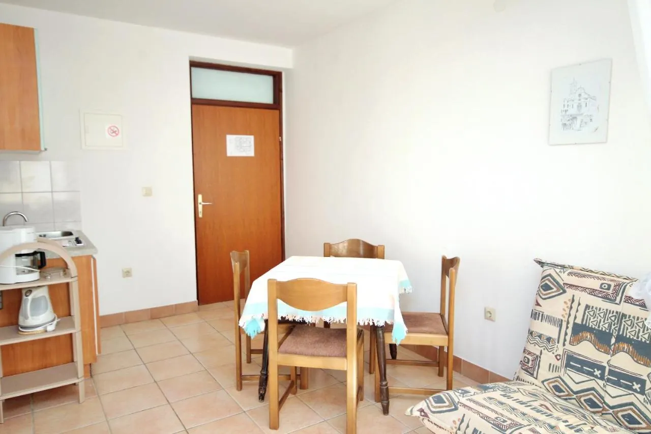 Apartments By The Sea Rtina - Miletici, Zadar - 3257 Ражанац