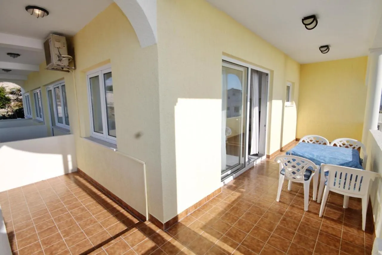 Apartments By The Sea Rtina - Miletici, Zadar - 3257 Ražanac 0*,  Kroatien